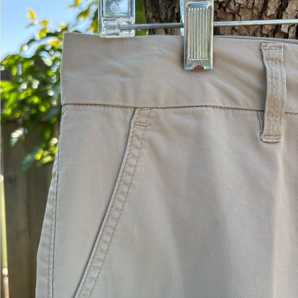Izod Women’s Classic Tan Chino Bermuda Walking Shorts Size 8 - Picture 2 of 6